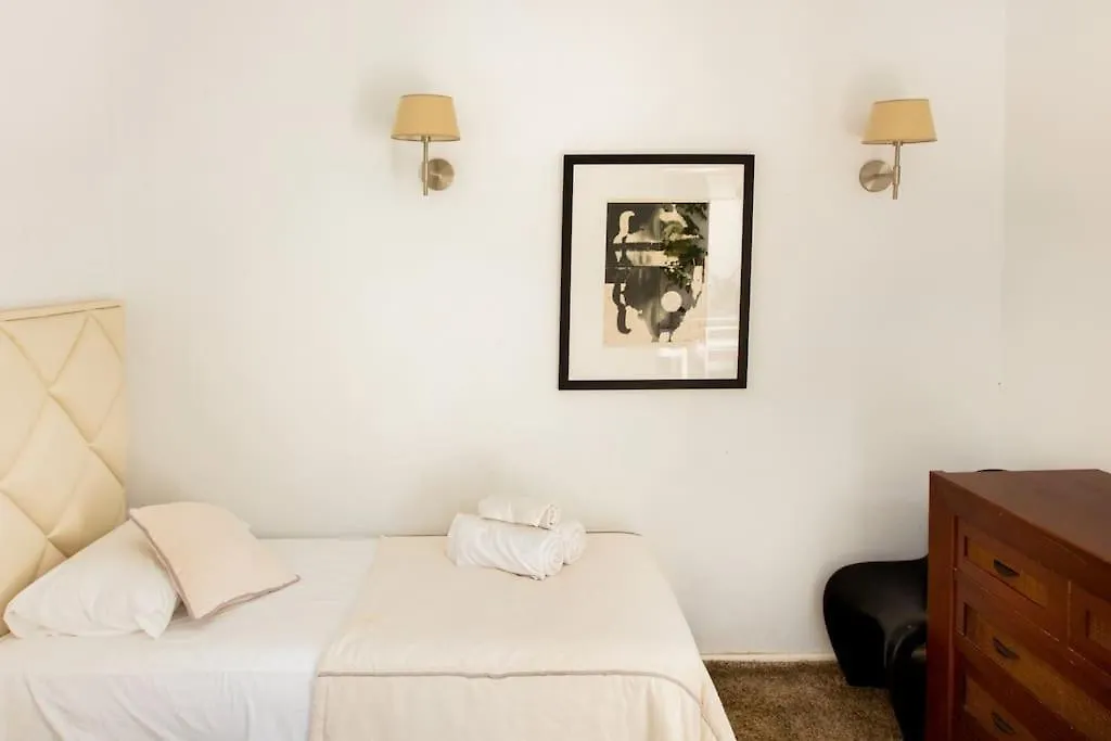 マルベーリャ Boutique Townhouse With Hot Tub Near Puerto Banusヴィラ 別荘
