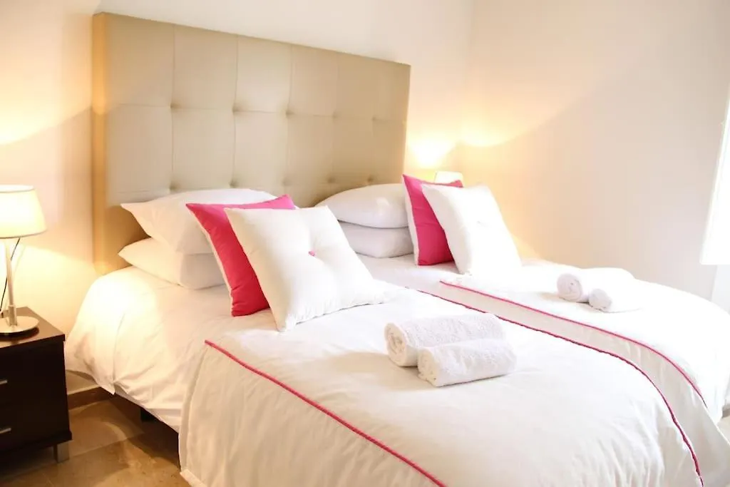 マルベーリャ Boutique Townhouse With Hot Tub Near Puerto Banusヴィラ 0*,