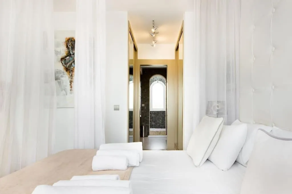 マルベーリャ Boutique Townhouse With Hot Tub Near Puerto Banusヴィラ 0*,